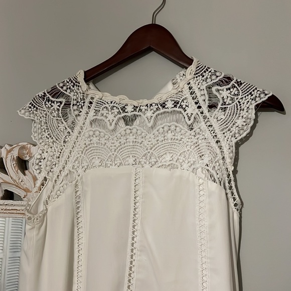 Dress - Picture 2 of 4